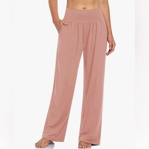 NWT flowy, stretchy pants
